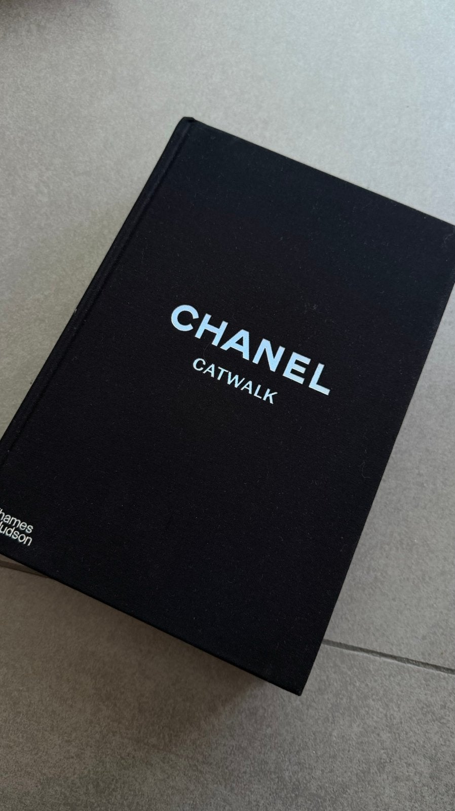 Défilé Chanel, Enlèvement ou Envoi, Comme neuf