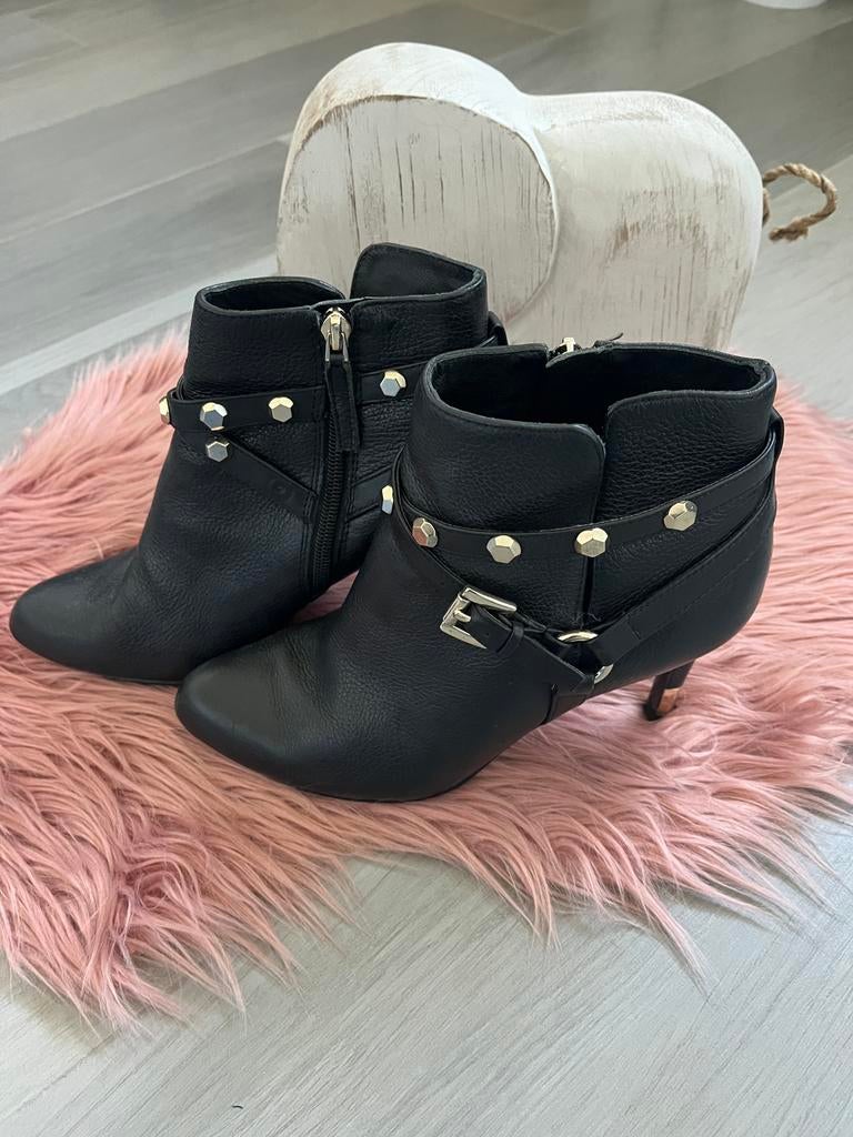 Enkellaarzen Guess, Kleding | Dames, Ophalen of Verzenden, Zo goed als nieuw