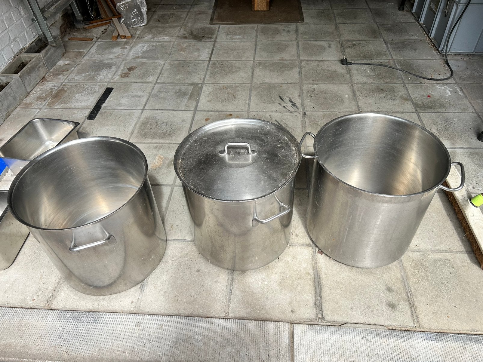3 grote kookpotten horeca / grote feesten 55 liter per pot, Met deksel, Ophalen, Zo goed als nieuw