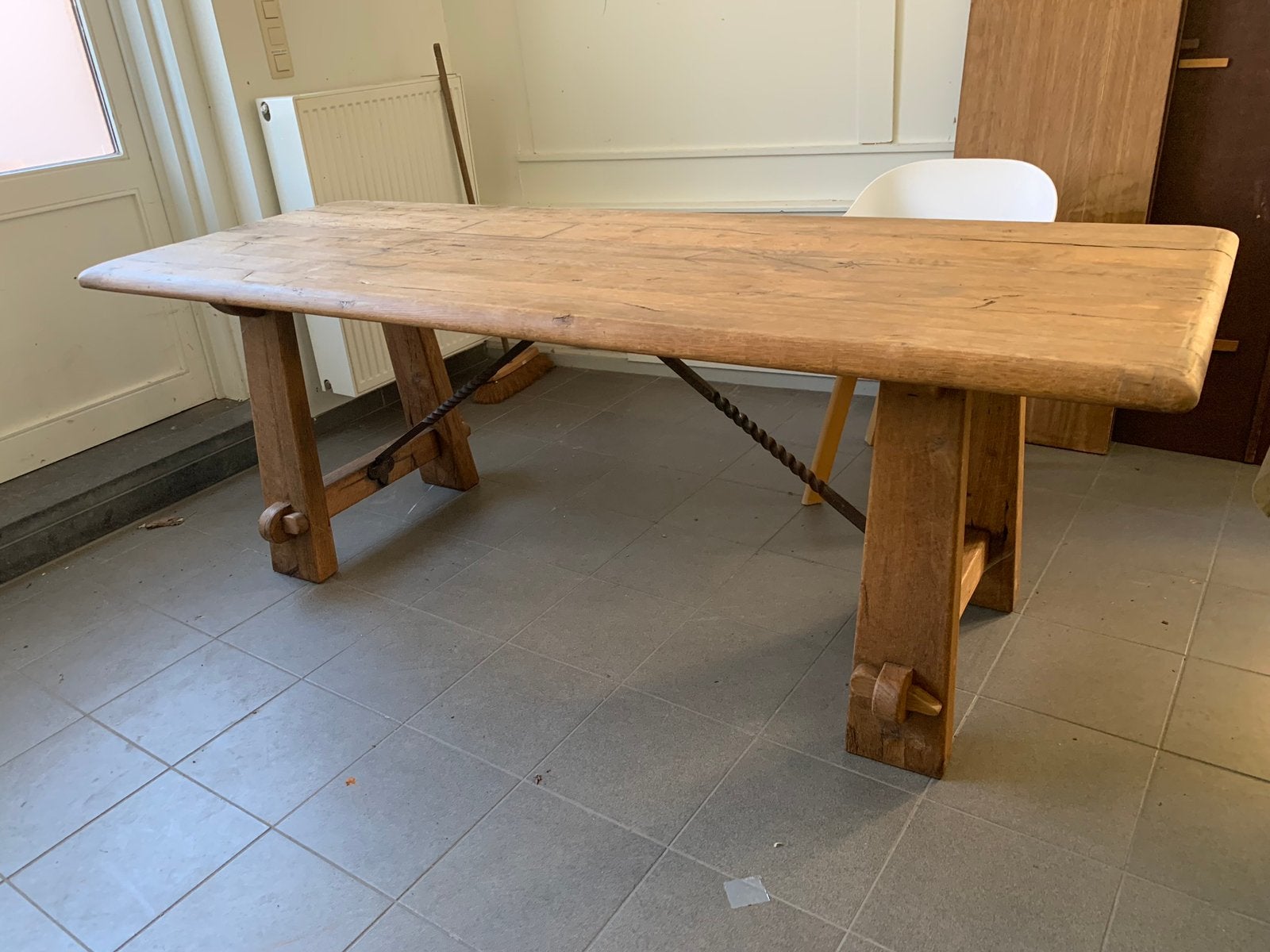 Table brutaliste ou espagnole, Antiquités & Art, Enlèvement