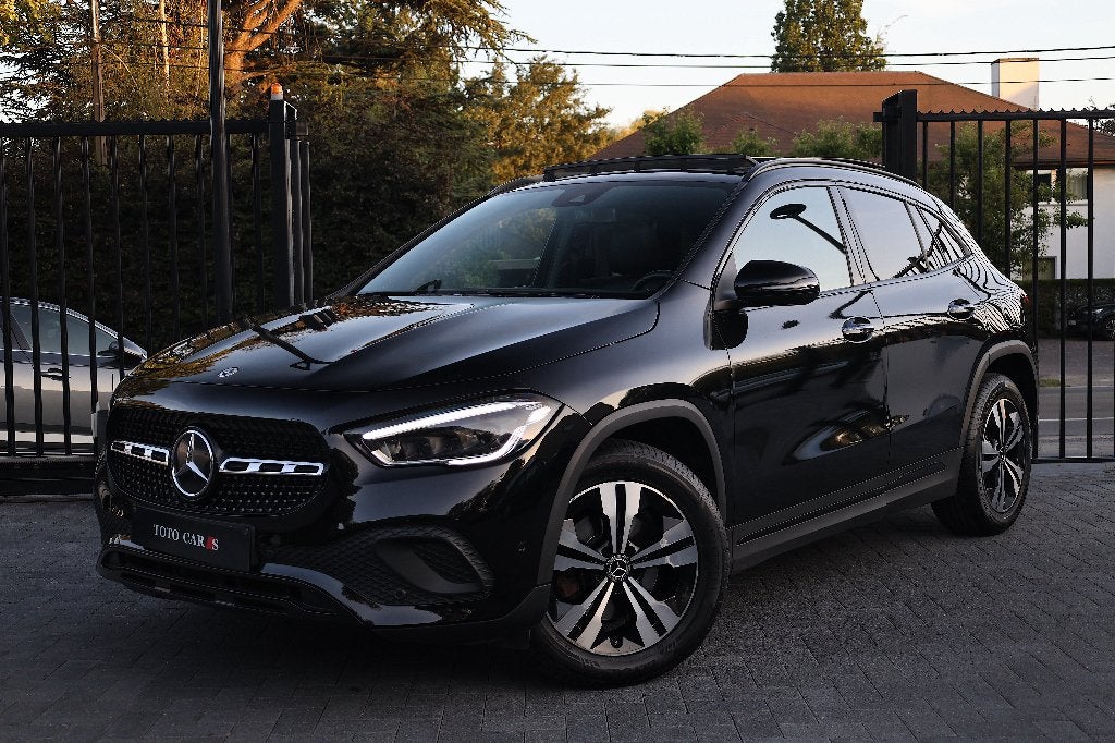 Mercedes-Benz GLA 200 dA 1950cc | Pano-Dak |, Auto's, Mercedes-Benz, Automaat, Lederen bekleding, Zwart, Leder