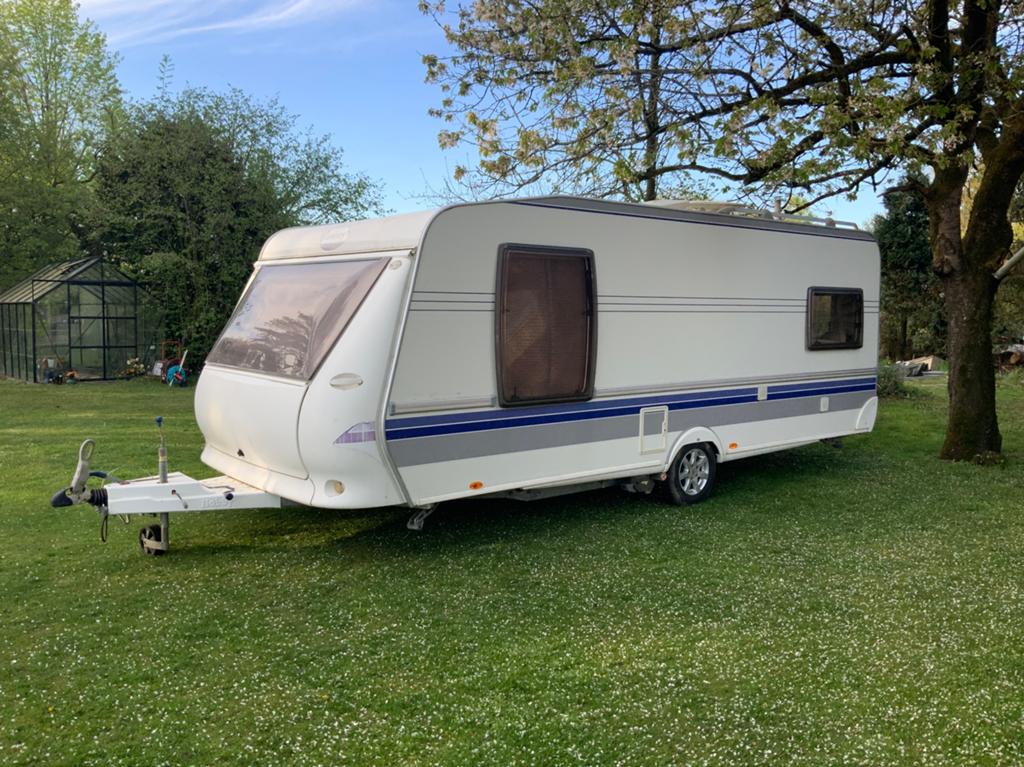 Hobby 570 vip 2010 met levooz voortent, Caravans en Kamperen, Caravans, Particulier, tot en met 4, 1250 - 1500 kg, Rondzit, Hobby