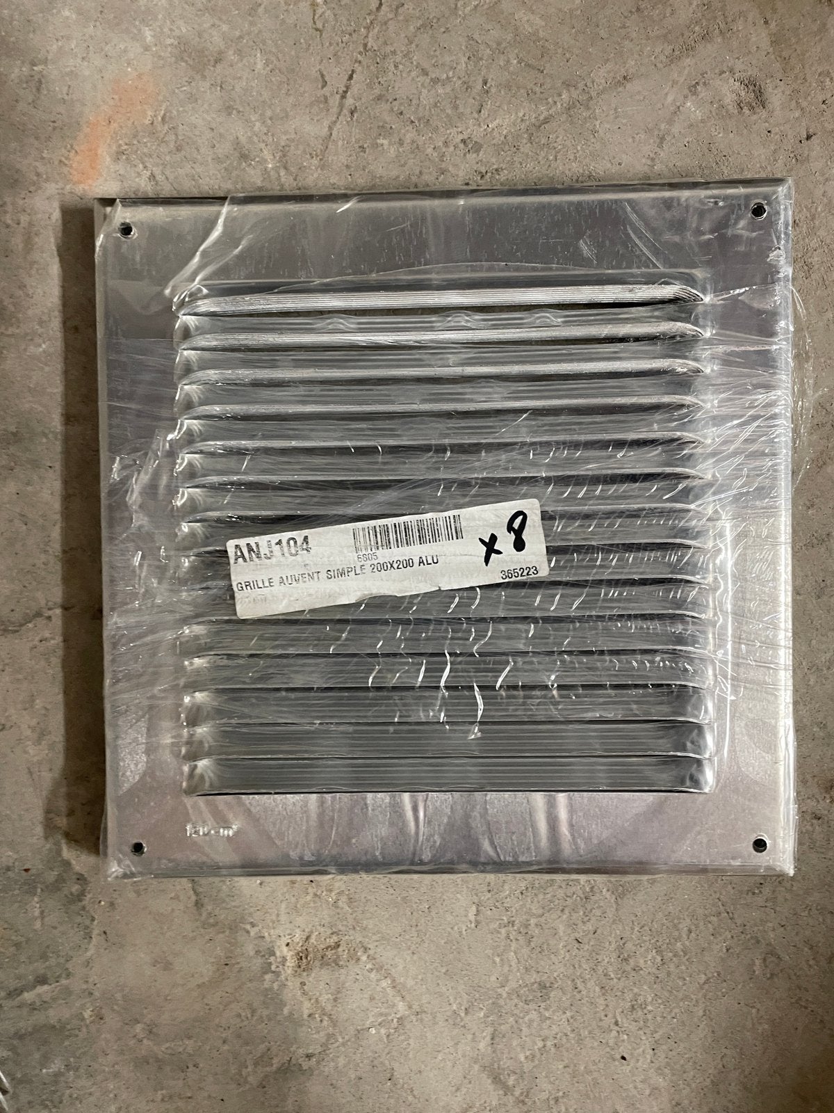 Grilles auvent plusieurs tailles disponible, Bricolage & Construction, Ventilation & Extraction, Enlèvement, Neuf