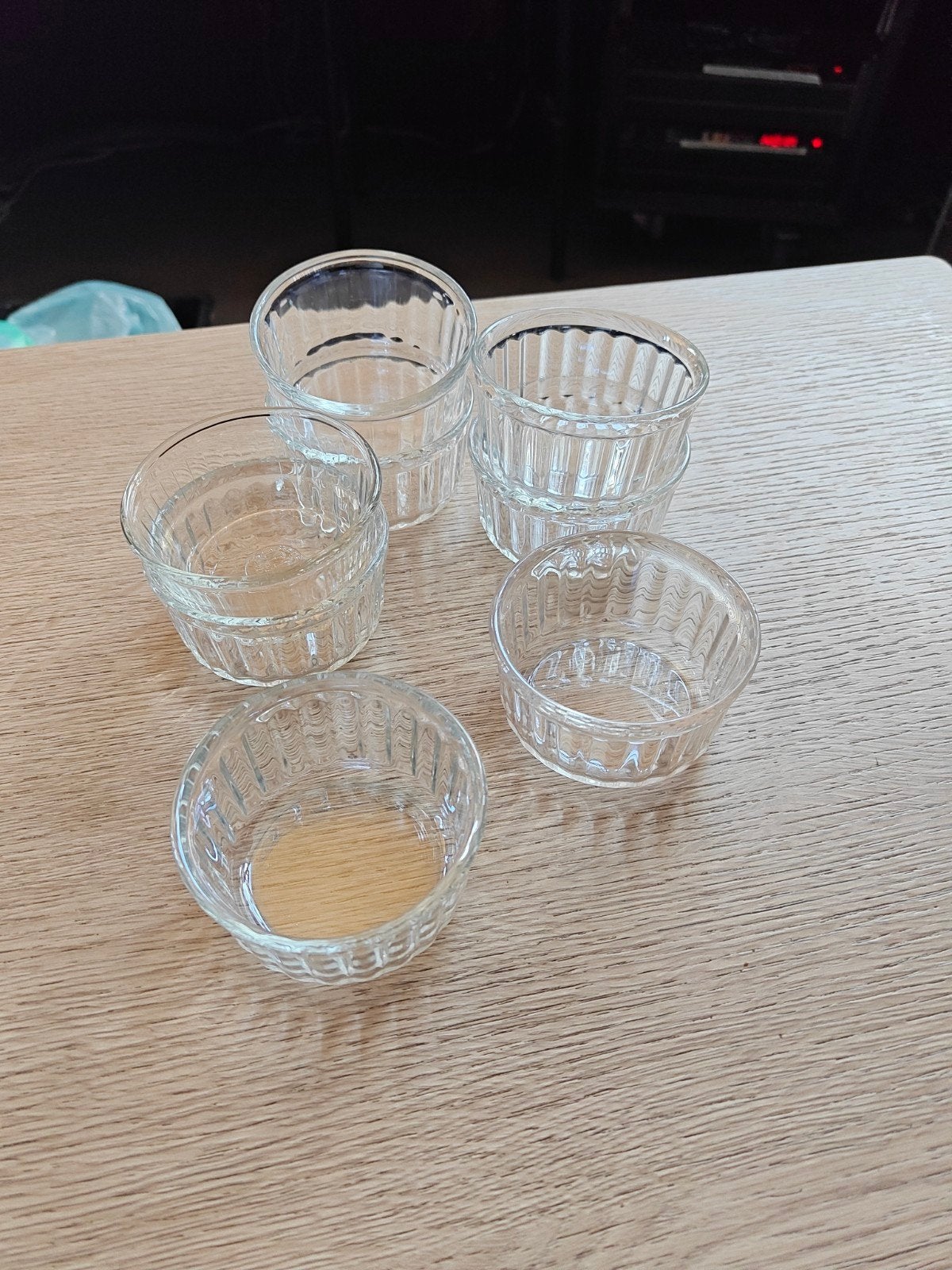 Glazen potjes, Ophalen
