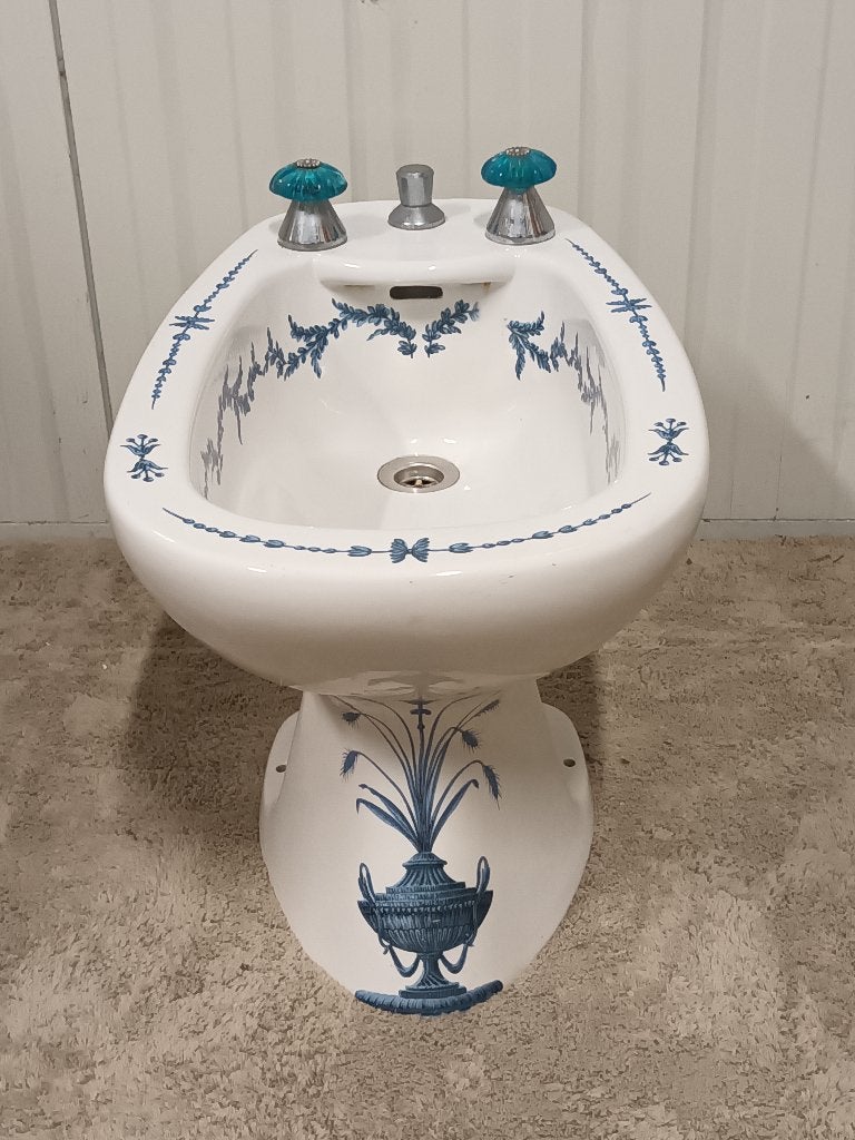 Antieke bidet, Ophalen