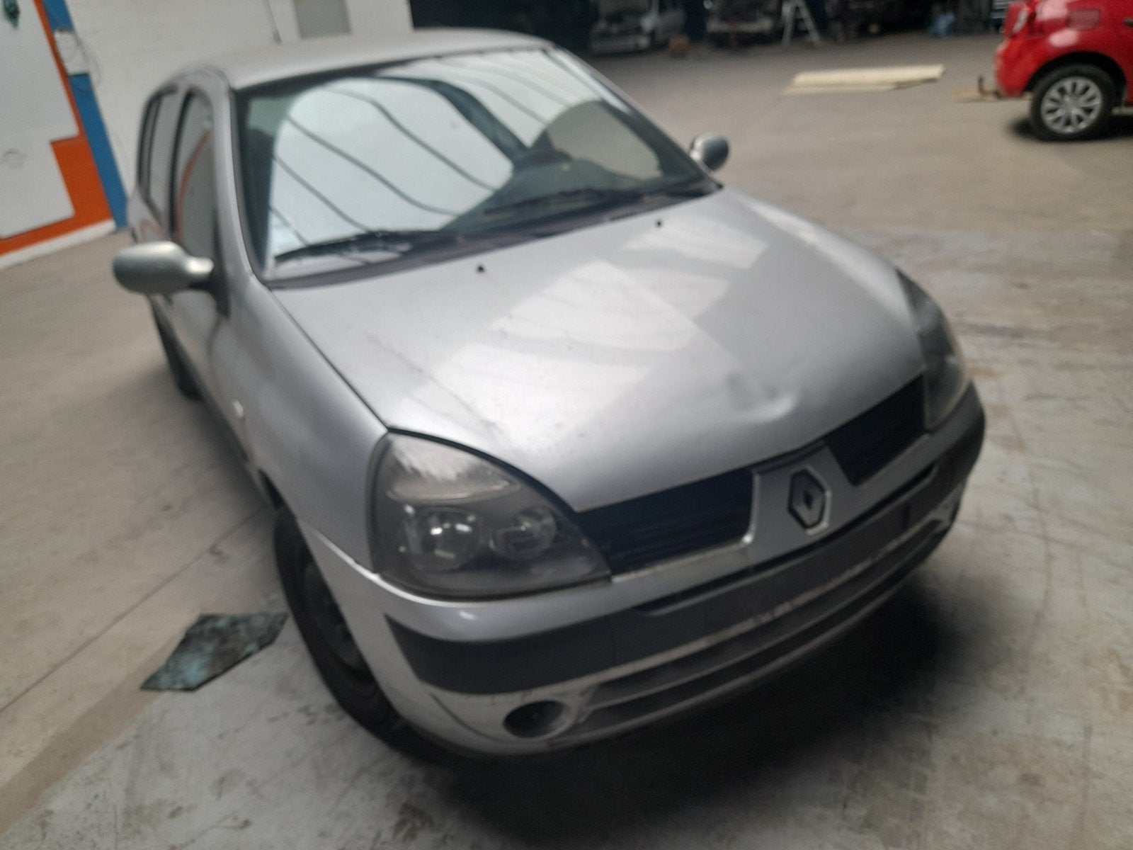 Pièces RENAULT CLIO 2 phase 2 1200 essence // 5060 AUVELAIS, Autos : Pièces & Accessoires, Enlèvement, Utilisé, Arrière, Renault