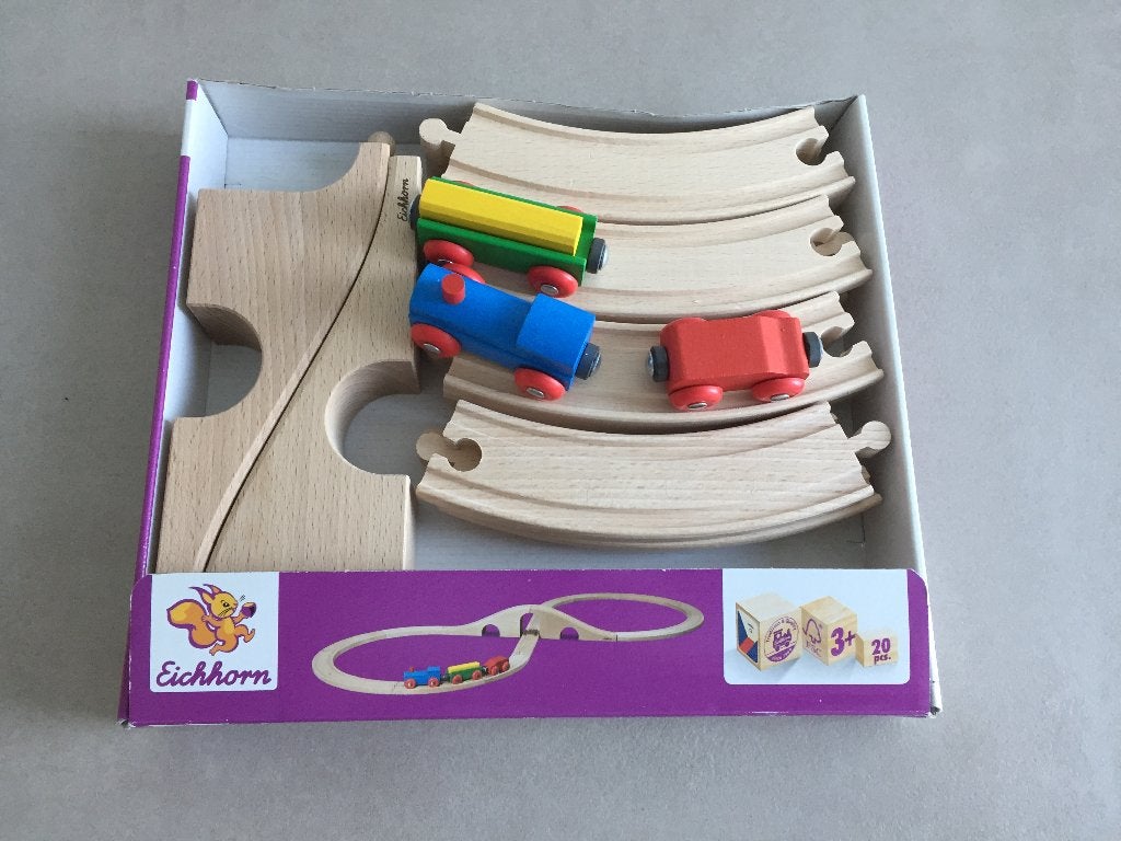 Houten speelgoed, Ophalen