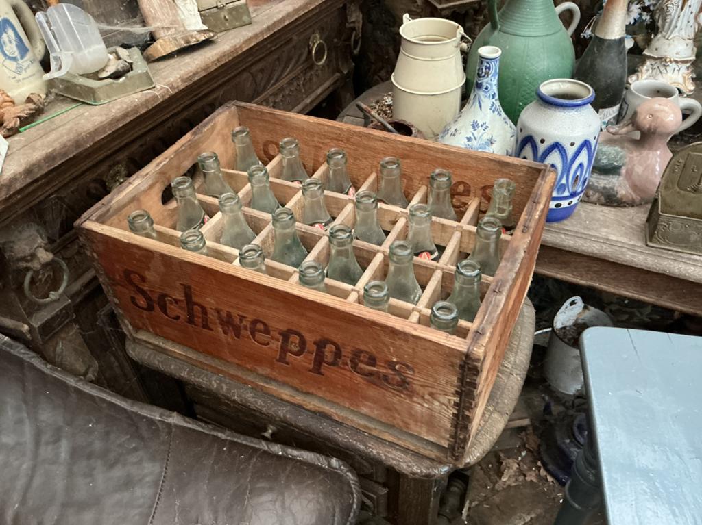 Oude houten krat van SCHWEPPES 1959, Antiek en Kunst, Ophalen