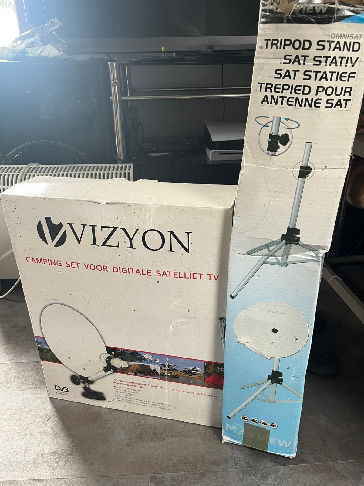 Parabool en voet voor op de camping, Audio, Tv en Foto, Schotelantennes, Ophalen of Verzenden, Zo goed als nieuw