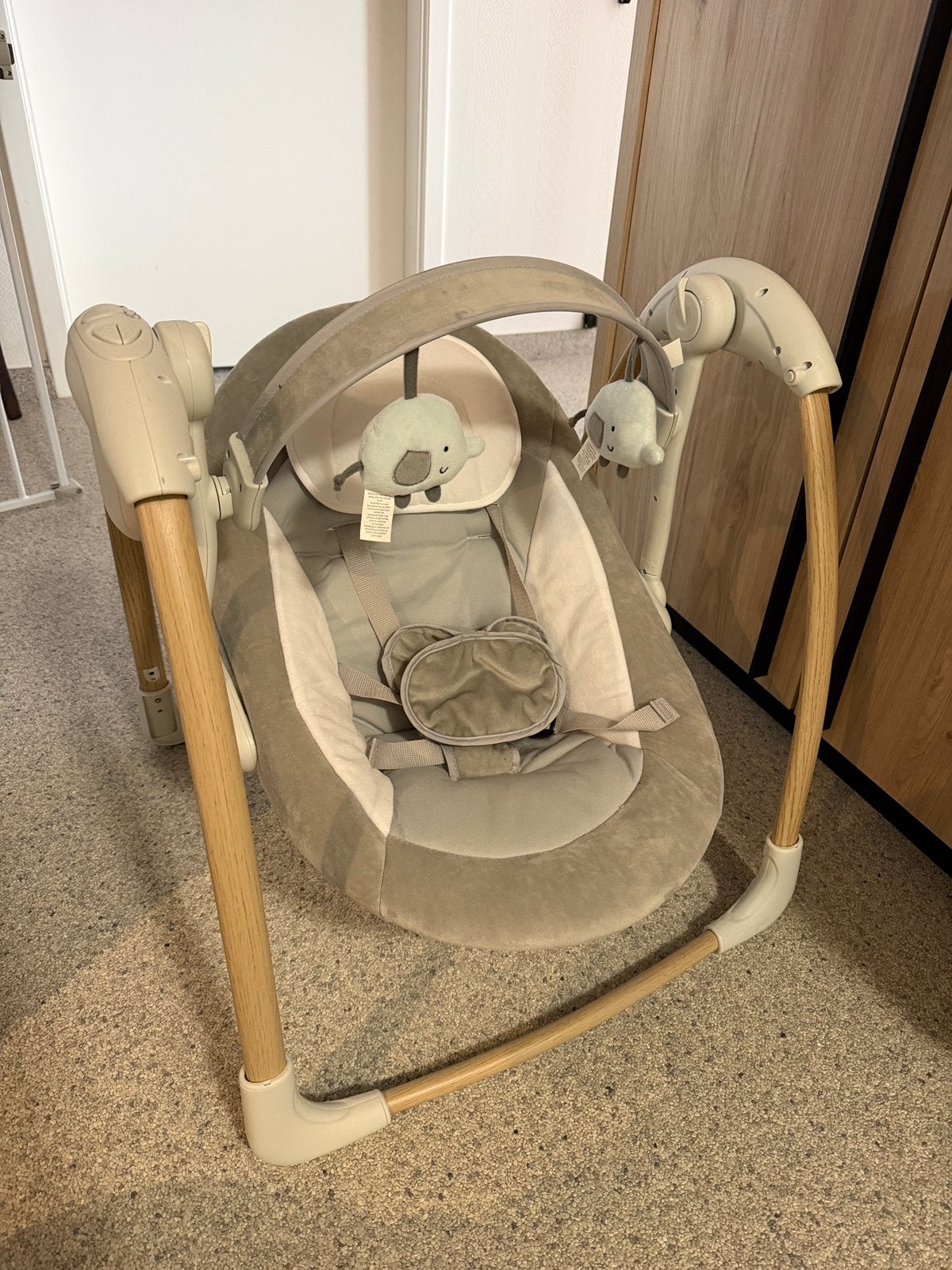 Bo Jungle: Babyswing olifant, Kinderen en Baby's, Schommelstoel, Nieuw, Met gordel(s) of riempje(s), Ophalen