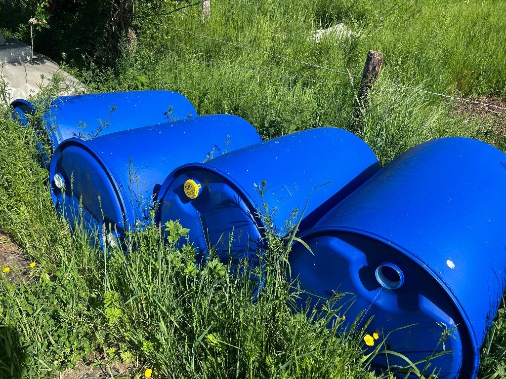 Tonneaux de 220L/ barils de pluie/ fûts plastique bleu, 150 litres ou plus, Enlèvement ou Envoi, Utilisé