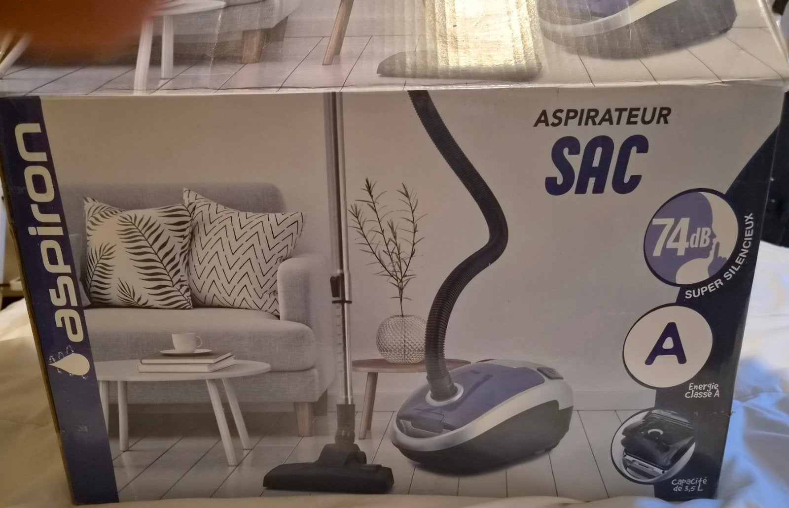 Aspirateur comme neuf sac tissus. 35 euros, Neuf, Enlèvement, Moins de 1 200 watts, Accessoires inclus