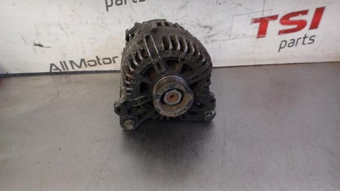 Dynamo van een Volkswagen Golf, Auto-onderdelen, Gebruikt, -, Volkswagen, -
