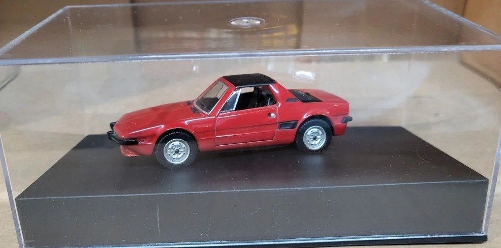 Fiat X1/9 rood 1972, 1:43 in vitrinedoosje, Ophalen of Verzenden