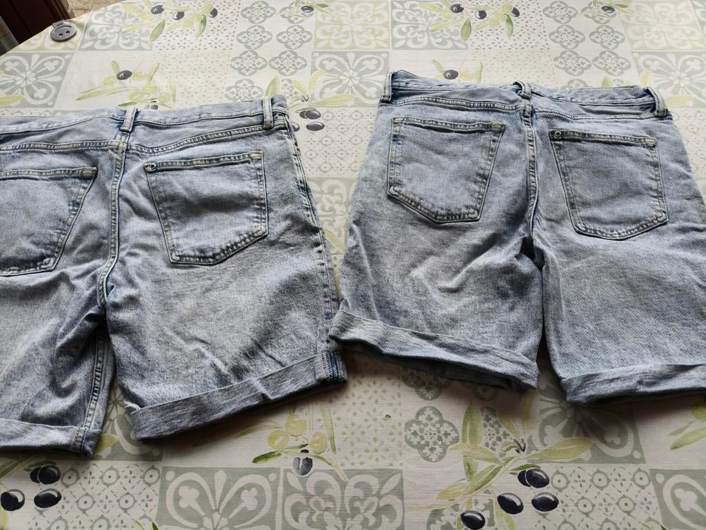 Twee nette shorts maat 30 eenmaal gedragen., Ophalen
