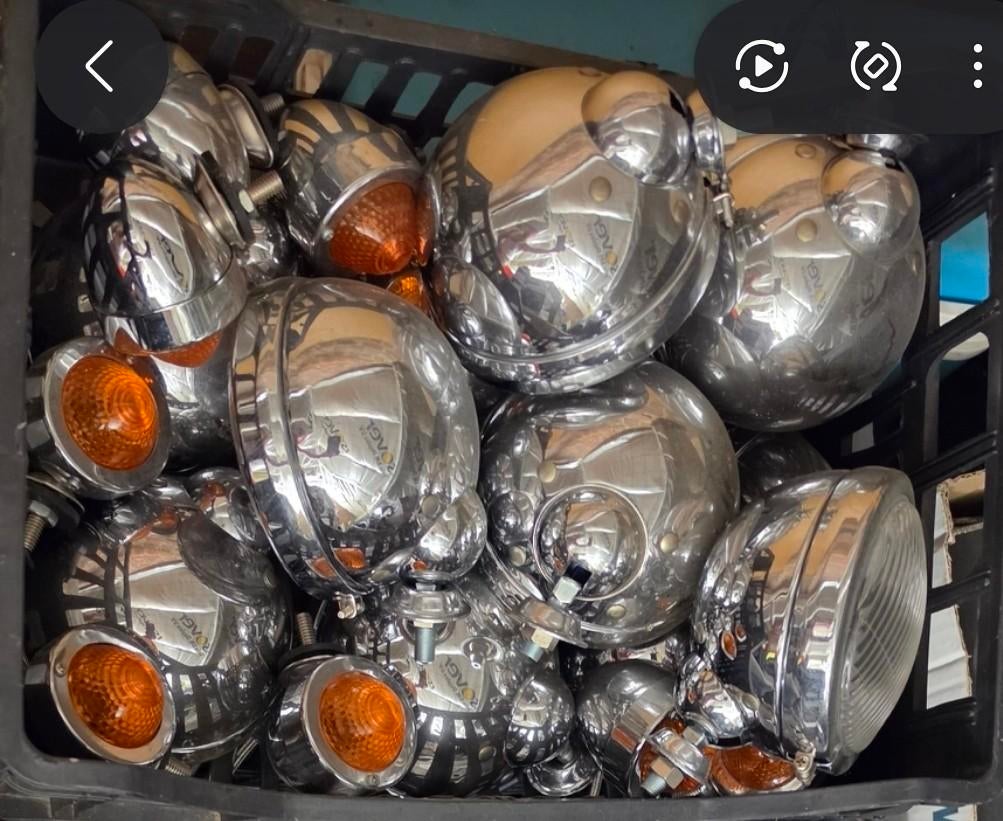 Partij chrome lampen en pinkers, Ophalen