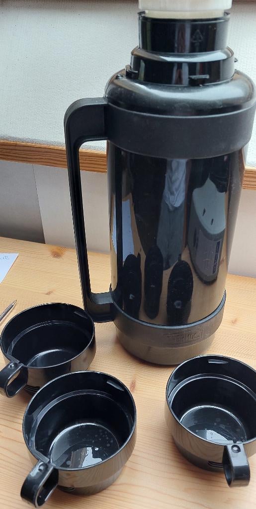Thermoskan van 1,8 liter met 3 kopjes (1 keer gebruikt), Ophalen, Nieuw, Zwart