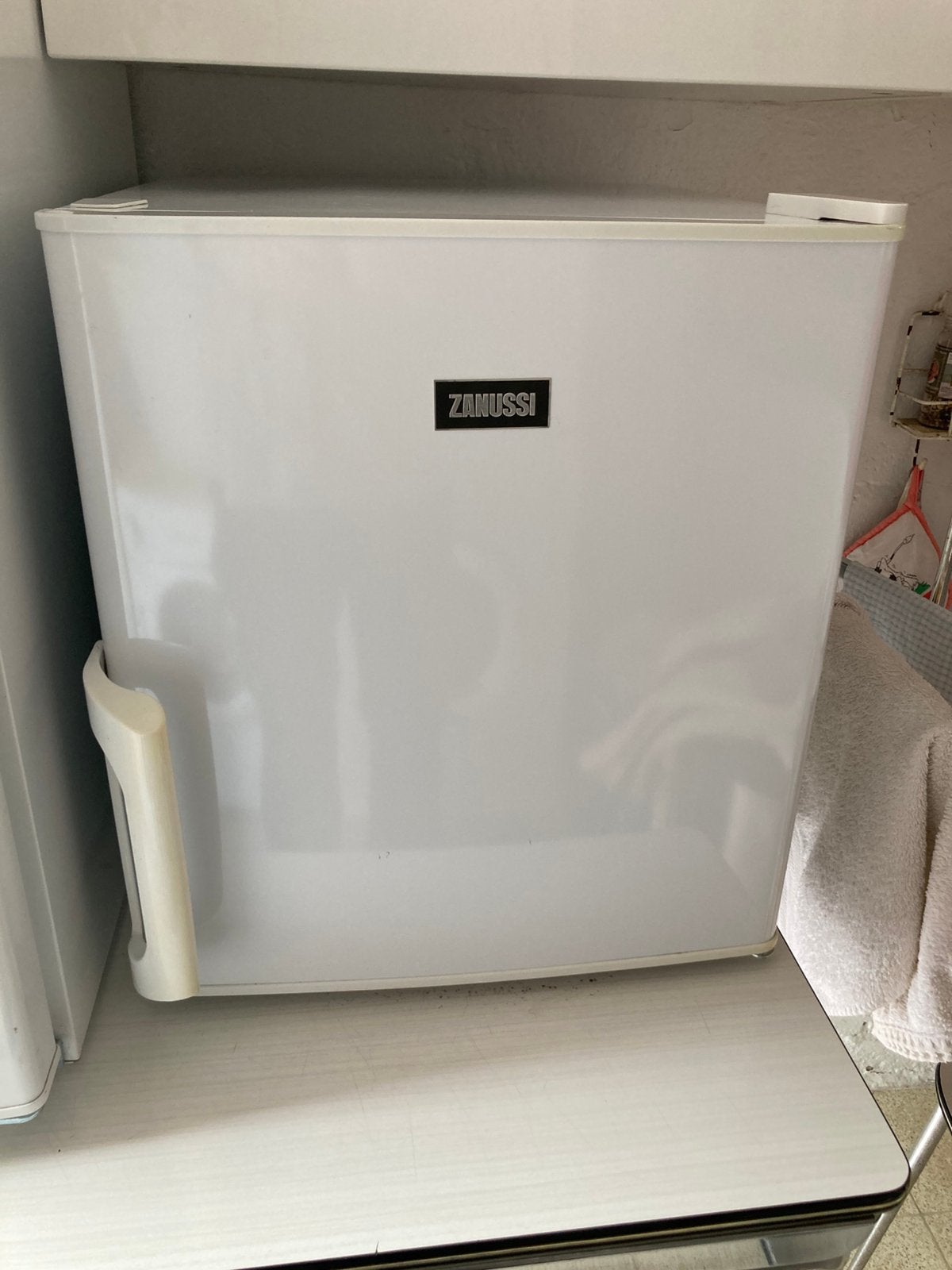 Kleine diepvriezer Zanussi, Minder dan 85 cm, Minder dan 60 cm, Zo goed als nieuw, Ophalen
