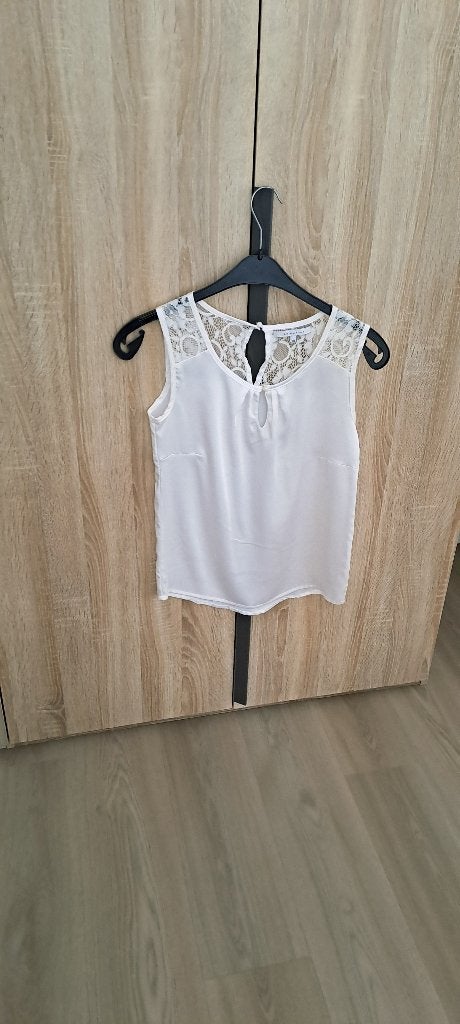 Ecru blouse, Kleding | Dames, Blouses en Tunieken, Maat 38/40 (M), Overige kleuren, Lola liza, Ophalen of Verzenden