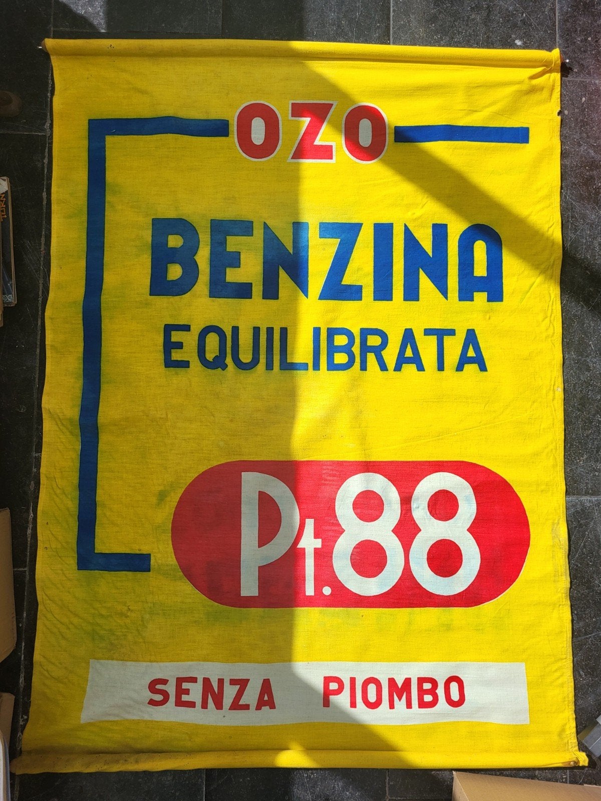 OZO benzina italiaanse oude banner jaren 50, Enlèvement ou Envoi
