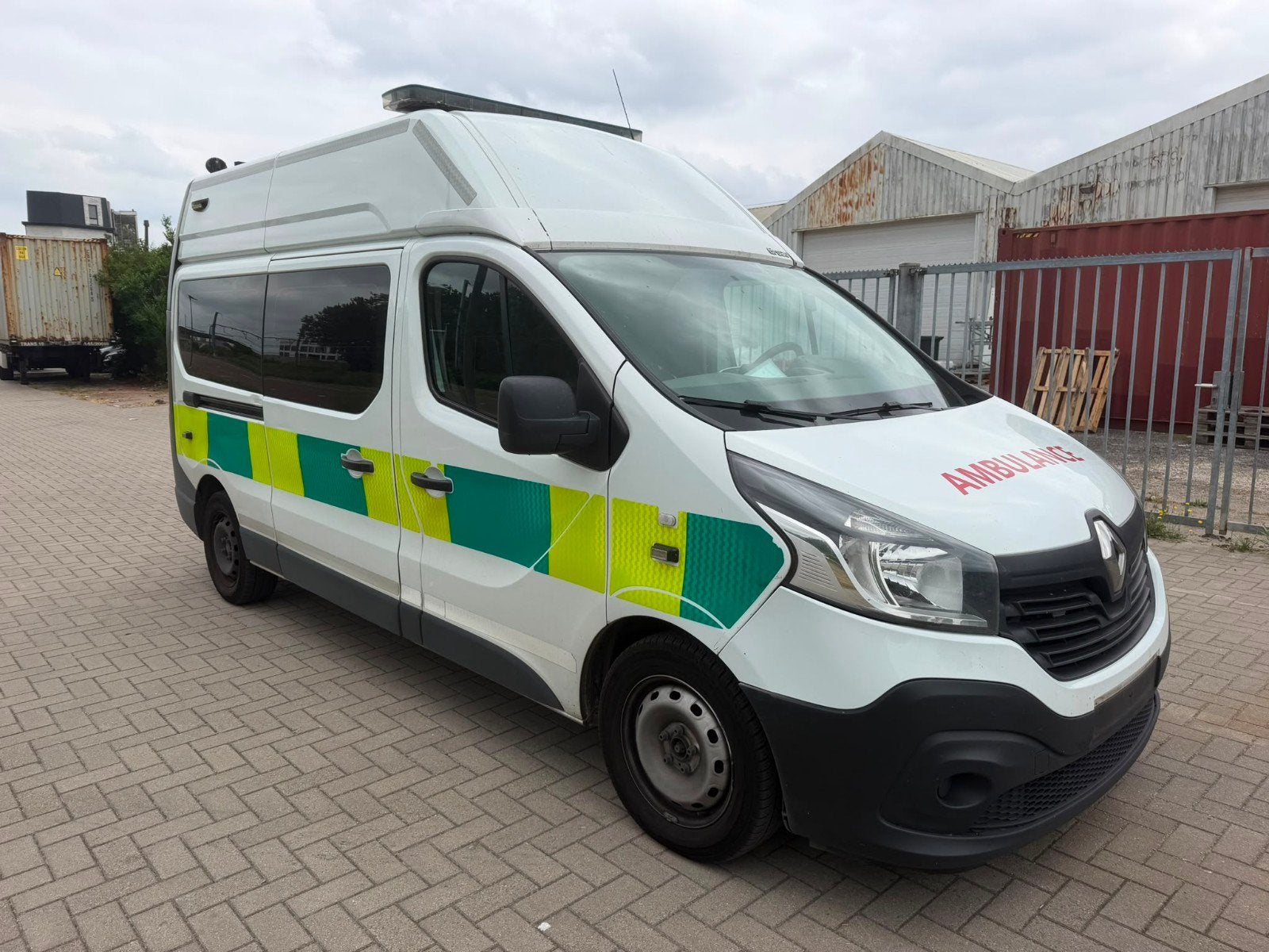 AMBULANCE RENAULT TRAFIC 1.6TDCI 2018 393000KM AC EURO6B, Achat, Euro 6, 3 places, 5 portes