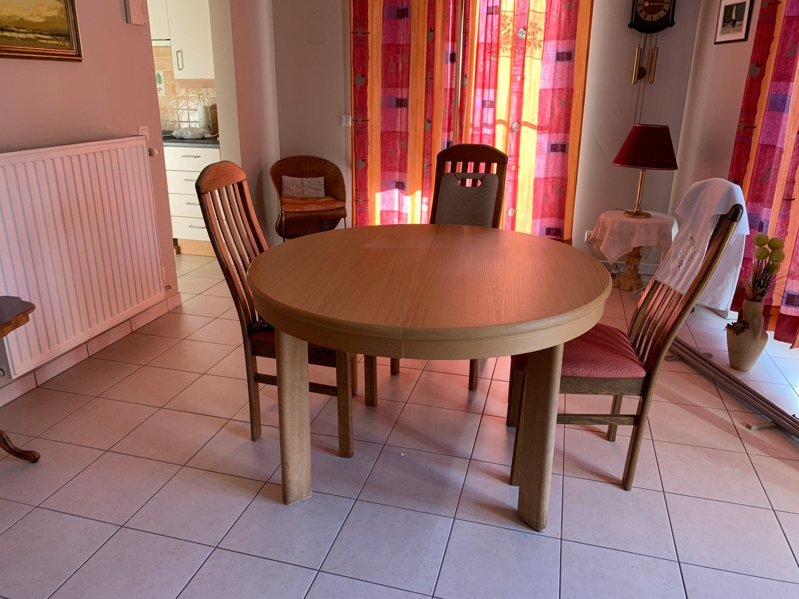 Ronde tafel uitschuifbare tussenstuk, Huis en Inrichting, Tafels | Eettafels, Ophalen, Zo goed als nieuw, Ovaal