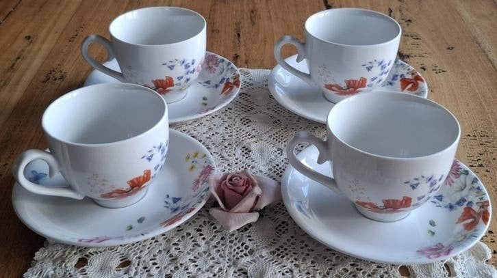 4 Janneke Brinkman , wilde bloemen kop en schotels, Huis en Inrichting, Gebruikt, -, Ophalen of Verzenden, -