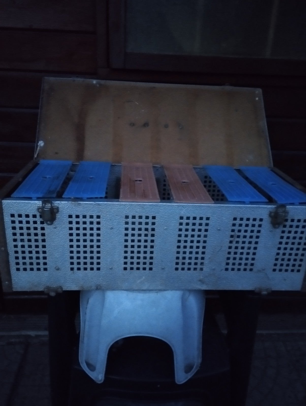 duivenmand, Enlèvement, Aluminium