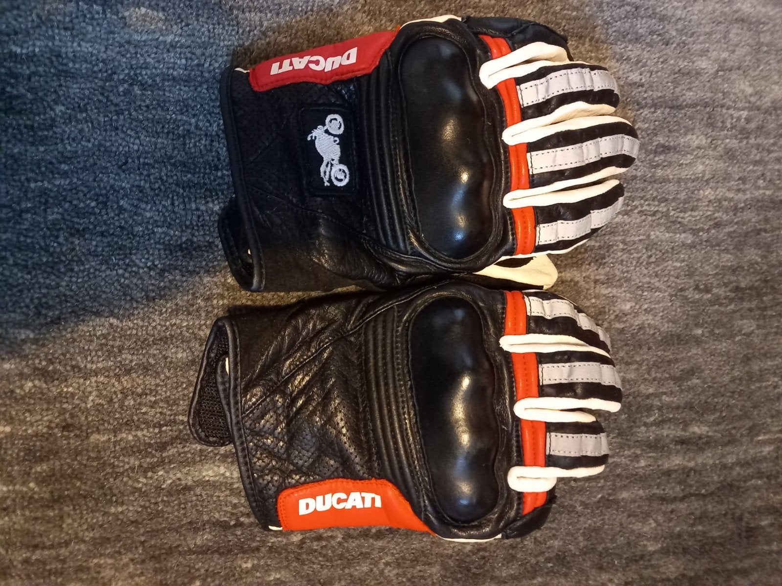 Motorhandschoenen Ducati, Motoren, Kleding | Motorkleding, Ophalen