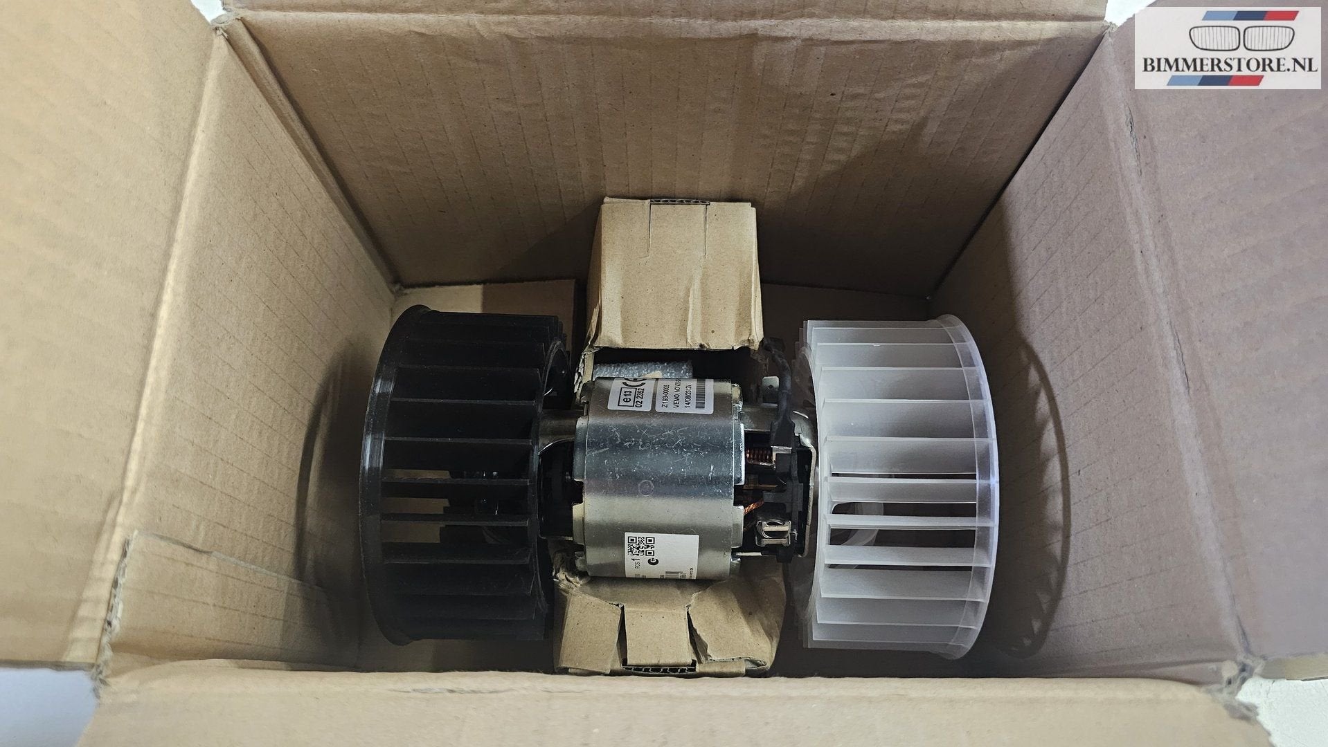 Kachelmotor nieuw zonder airco BMW 3 serie E30 64111370930 1, -, Nieuw, Ophalen of Verzenden, -