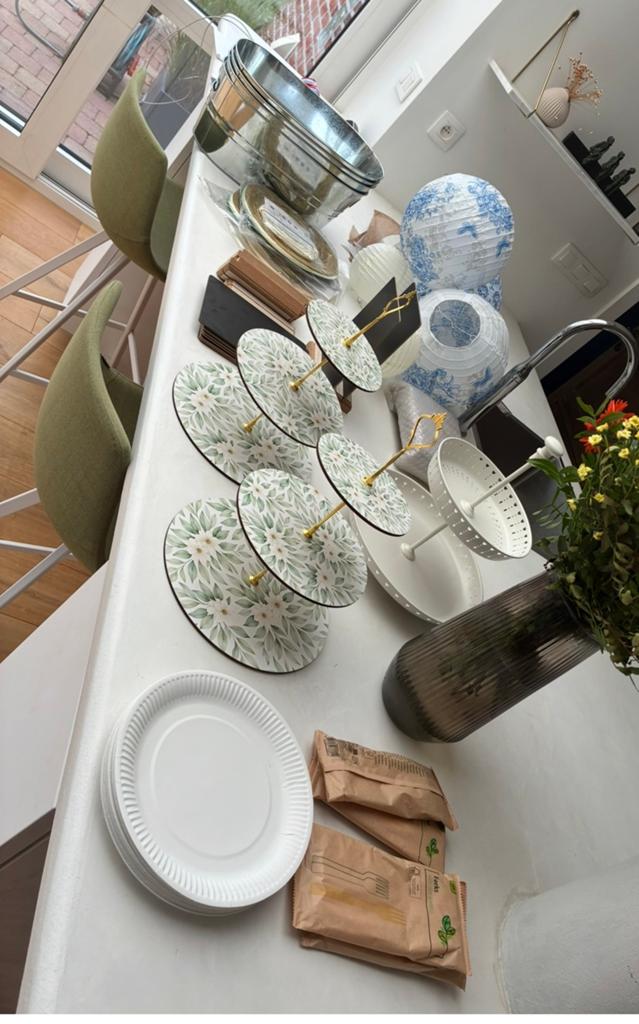 Doos partydecoratie - high tea, Ophalen, Zo goed als nieuw, Feestartikel