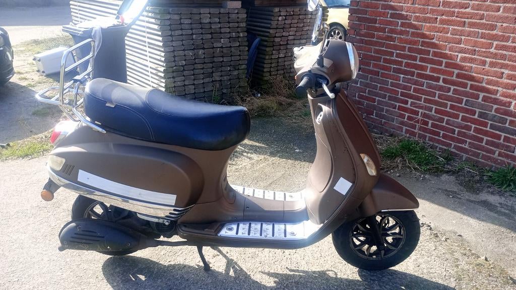 Turbho scooter, Fietsen en Brommers, Ophalen