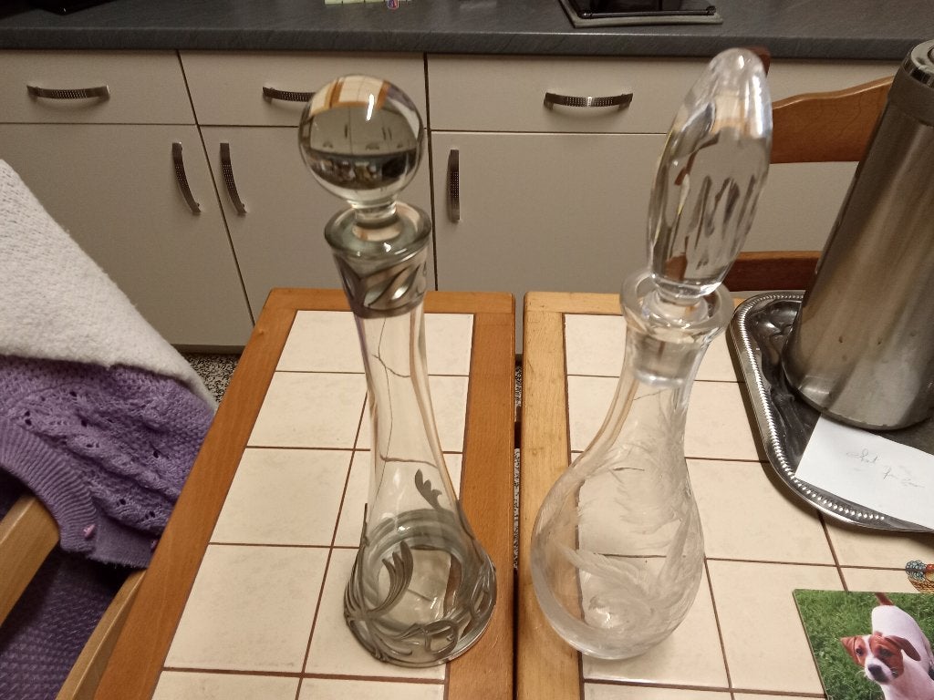 2 carafes à vin ou autre, Enlèvement