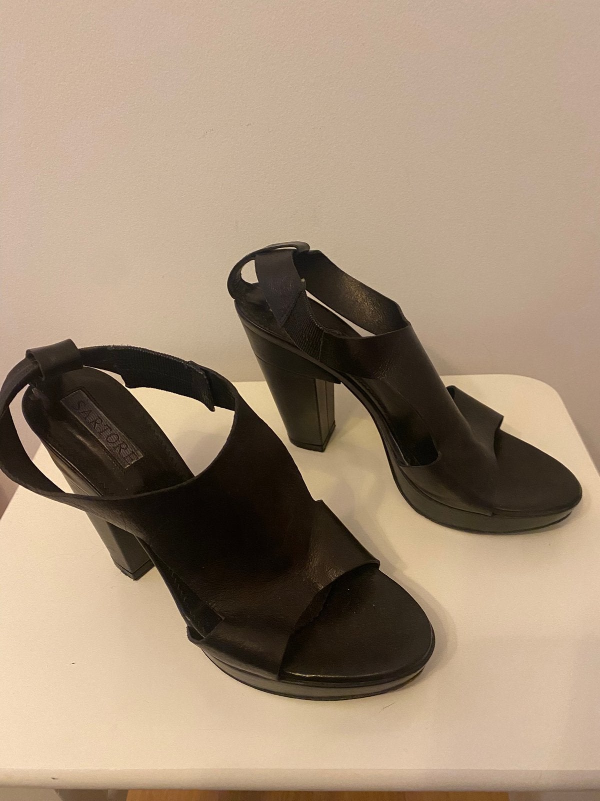 Chaussures femmes,taille 38  ,40 euros pour 3 paires., Tickets & Billets, Concerts | Pop