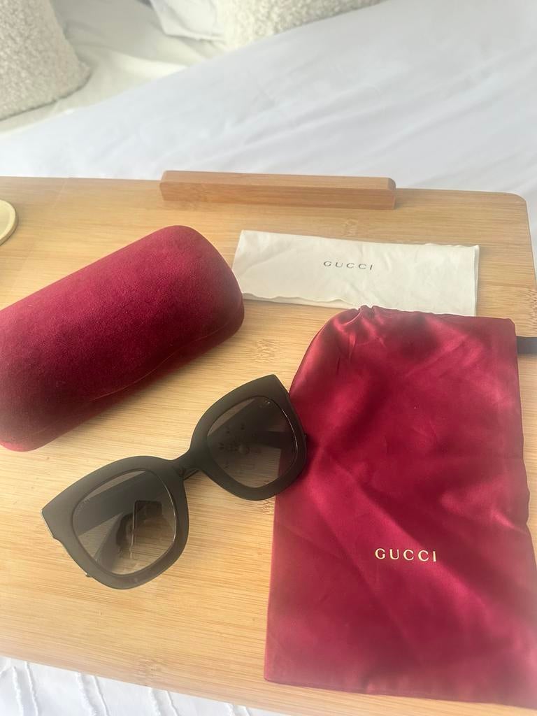 Originele Gucci zonnebril dames, Ophalen of Verzenden, Zo goed als nieuw, Zonnebril