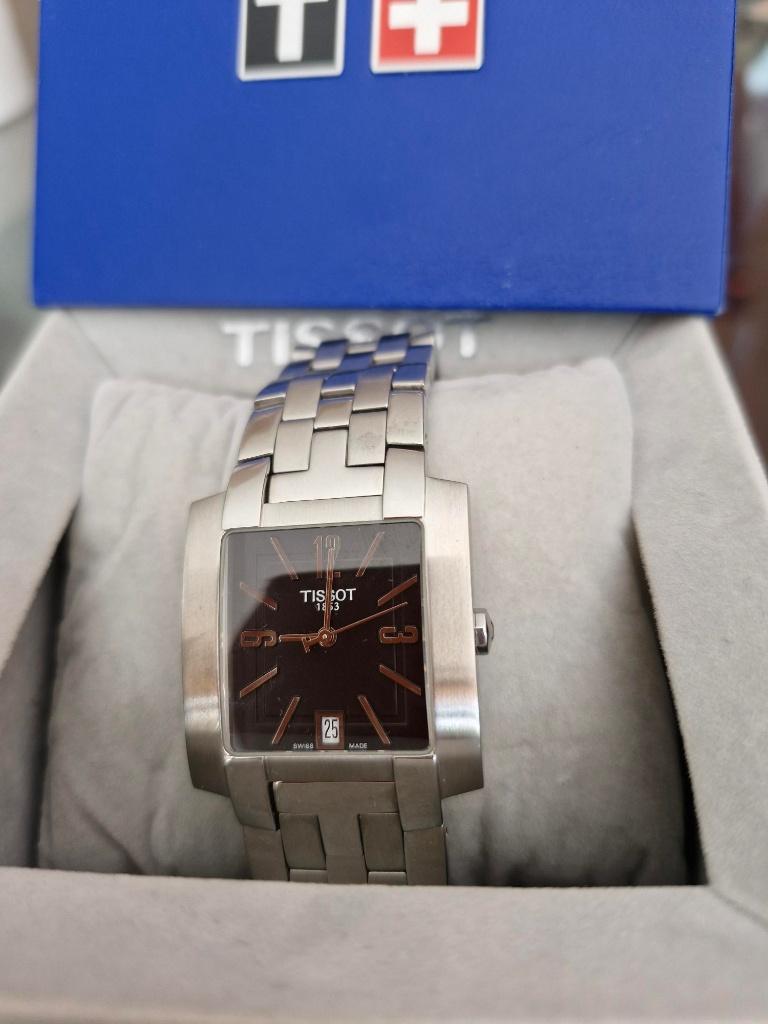 Montre Tissot état neuf, Bijoux, Sacs & Beauté, Montre-bracelet, Enlèvement ou Envoi, Acier, Acier