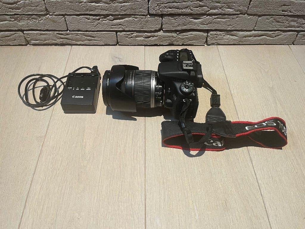 Canon EOS 70D + EF-S 18-200mm + camerarugzak, Spiegelreflex, Canon, Zo goed als nieuw, Kantelbaar/draaibaar scherm