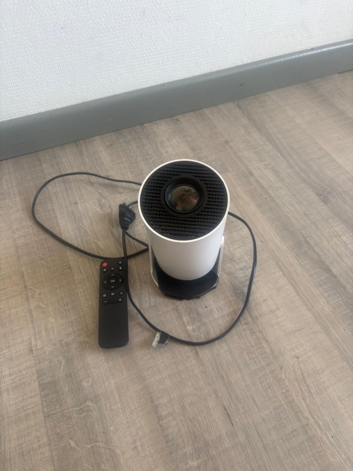 Beamer te koop, Elektronische apparatuur, Ophalen, Zo goed als nieuw