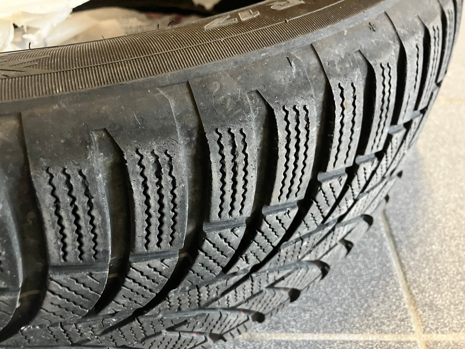 4 pneus Toyo hiver en 215/55 R17, Enlèvement, Pneu(s)