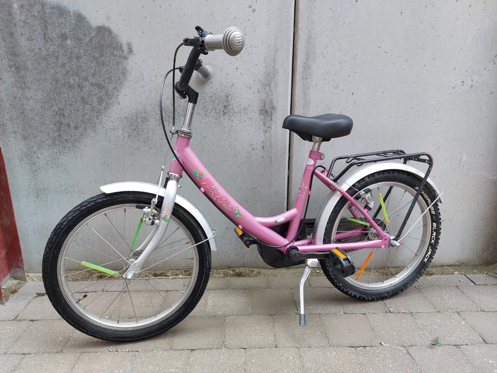 Roze Meisjesfiets 18/20 inch – Met handremmen en bagagedrage, Fietsen en Brommers, Ophalen