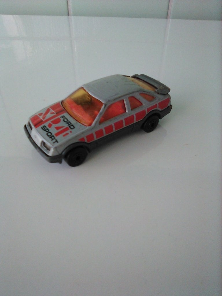 Vintage Matchbox Ford Sierra XR4i AFHALING LEES BESCRIJVING, Hobby & Loisirs créatifs, Voitures miniatures | 1:50, Enlèvement