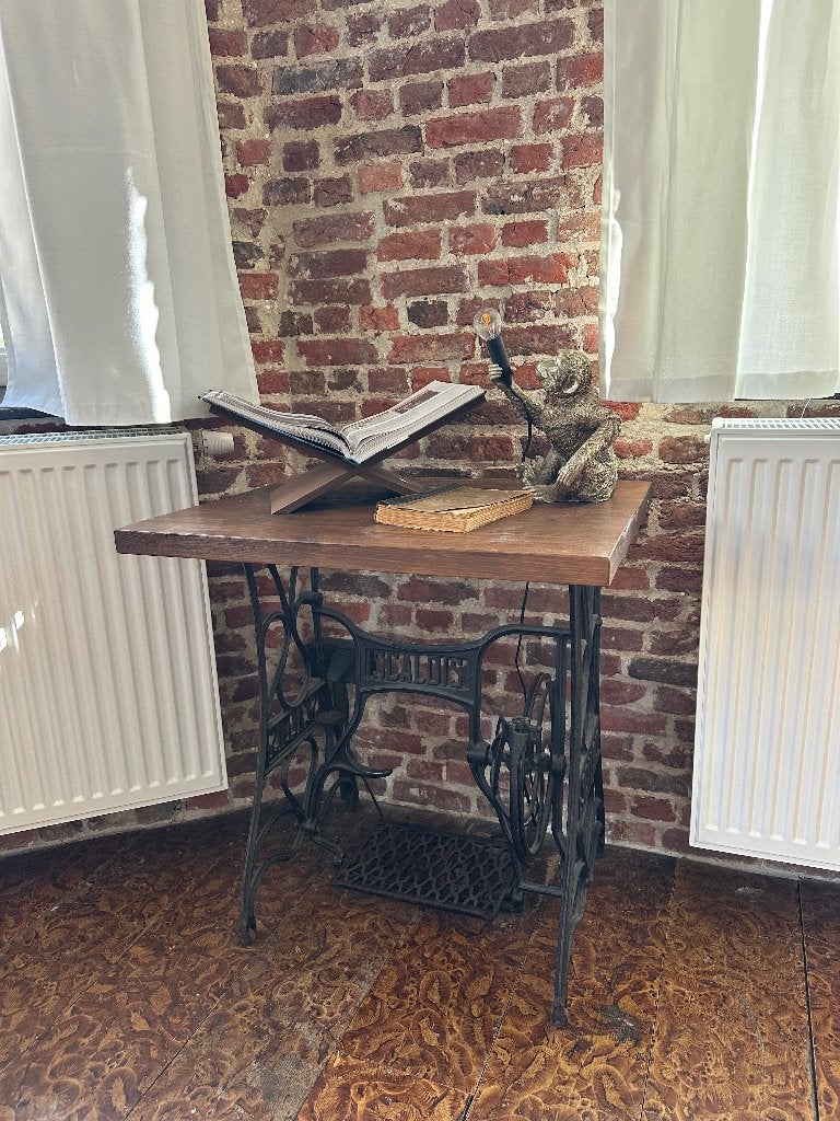 Industriële Tafel met Scaldis Naaimachine Onderstel, Huis en Inrichting, Tafels | Bijzettafels, Ophalen, 55 tot 75 cm, Zo goed als nieuw