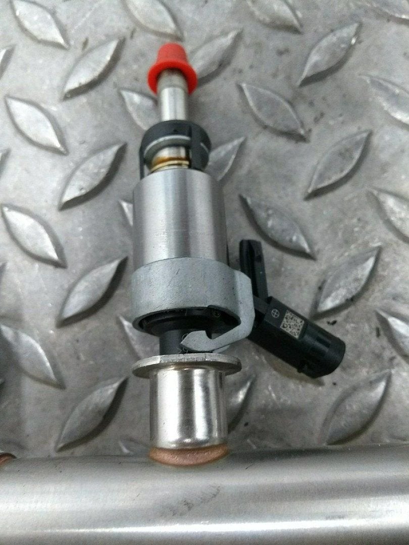 VOLKSWAGEN GOLF BRANDSTOF INJECTOR / VERSTUIVER 2017, Ophalen of Verzenden, Gebruikt, Stiba lid