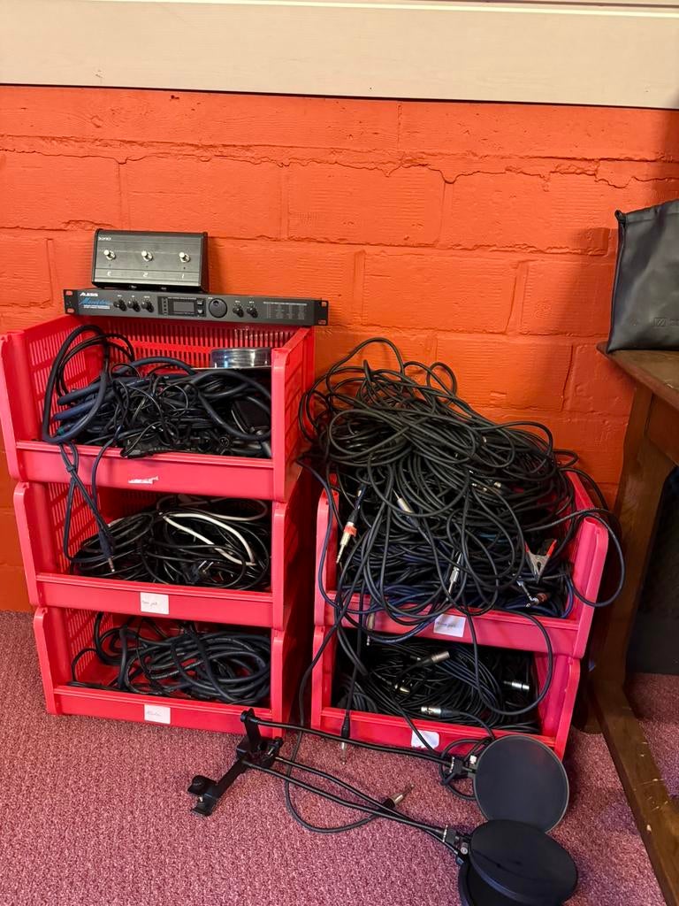 Studio kabels, Audio, Tv en Foto, Audiokabels en Televisiekabels, Zo goed als nieuw, Overige kabels, 2 tot 5 meter, Ophalen