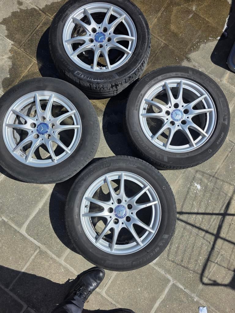 Jantes mercedes 16 pouce  en parfait état, pneus Michelin, 16 pouces, Véhicule de tourisme, Pneus été, 205 mm