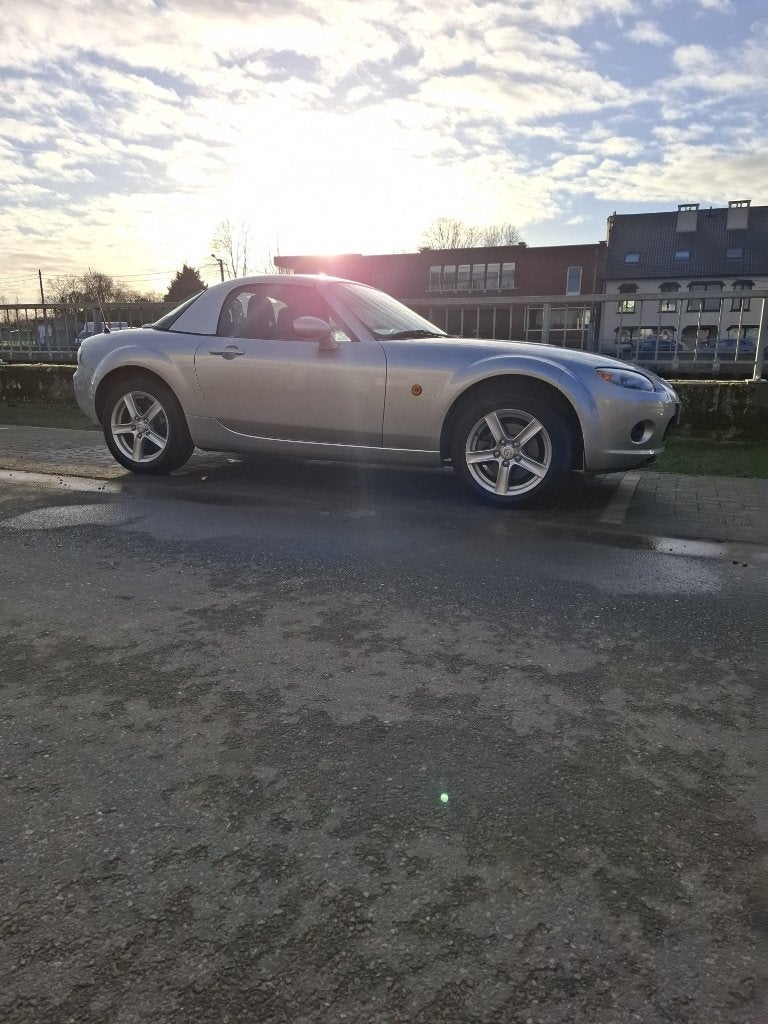 MAZDA MX5 met afneembare originele hardtop, Achterwielaandrijving, 174 g/km, 4 cilinders, Cabriolet