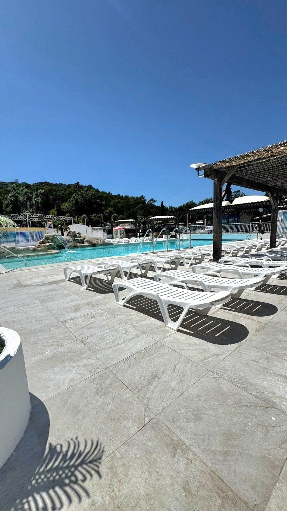 À vendre – Mobil-home 3 chambres / Côte d’Azur, Villeneuve Loubet, Village, 67 m², France