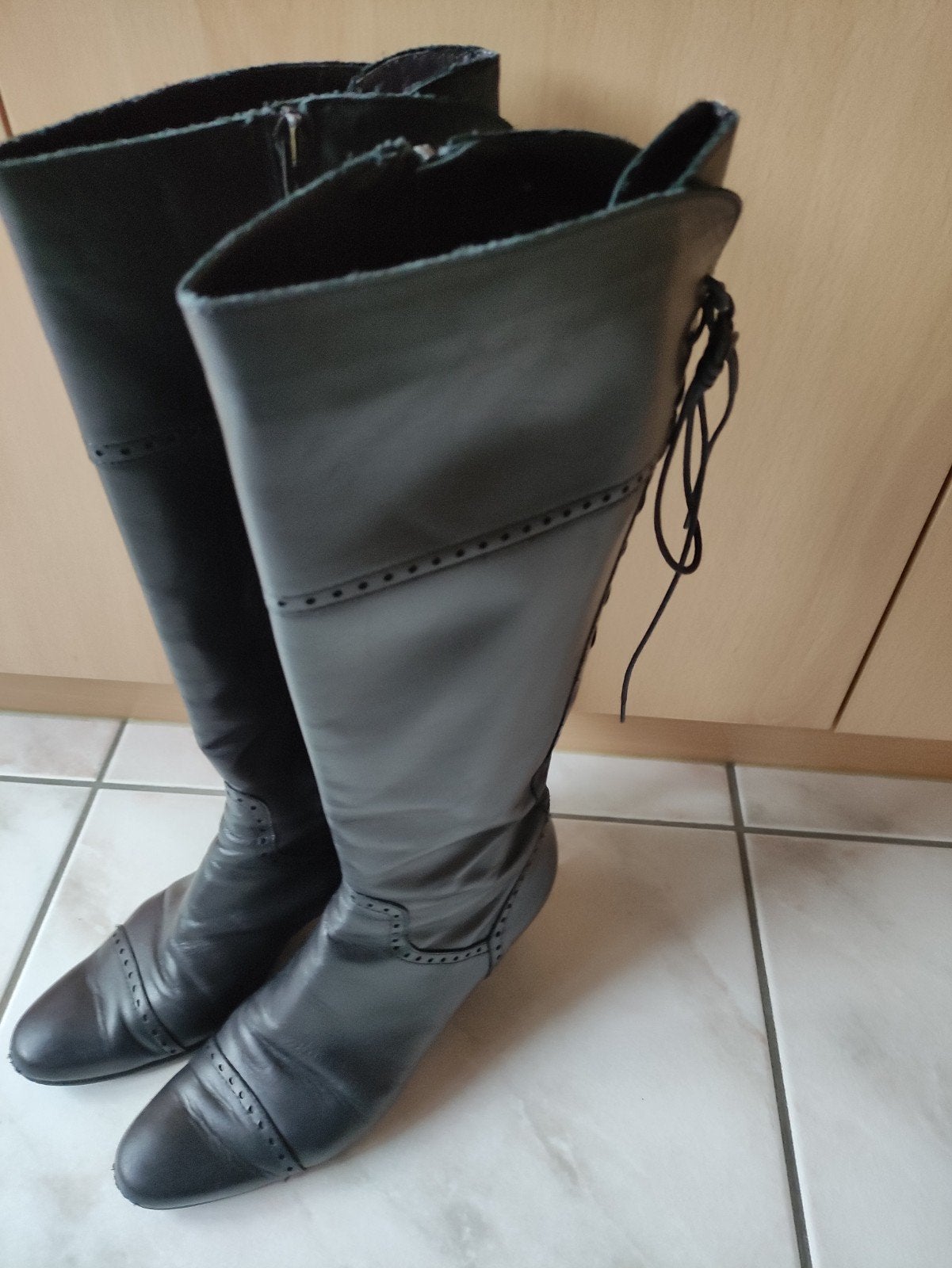 bottes pour femmes, Enlèvement