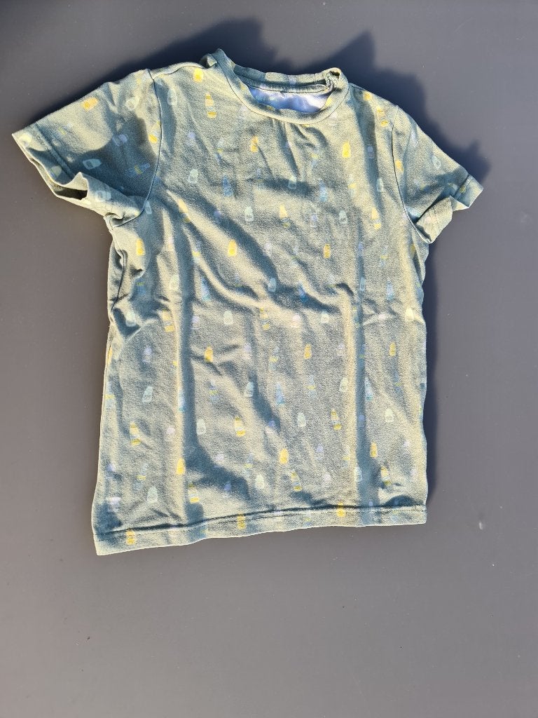 Groen t-shirt met drankjes, Kidz Nation, CA, 110, Enfants & Bébés, Vêtements enfant | Taille 110, Enlèvement, Comme neuf