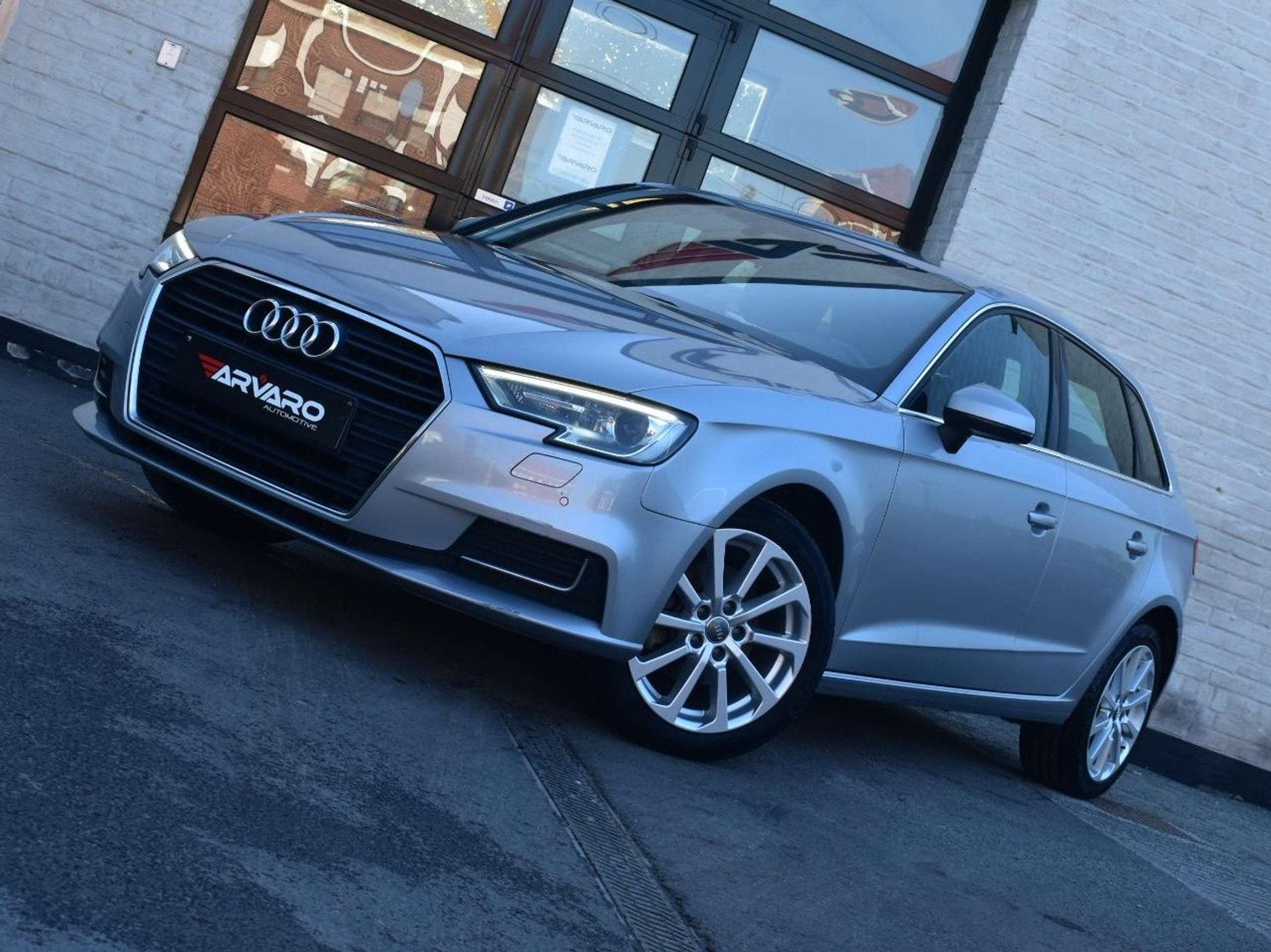 Audi A3 30 TFSI S tronic / Xenon / Navi / Cruise / PDC / Led, Argent ou Gris, Achat, Euro 6, Entreprise